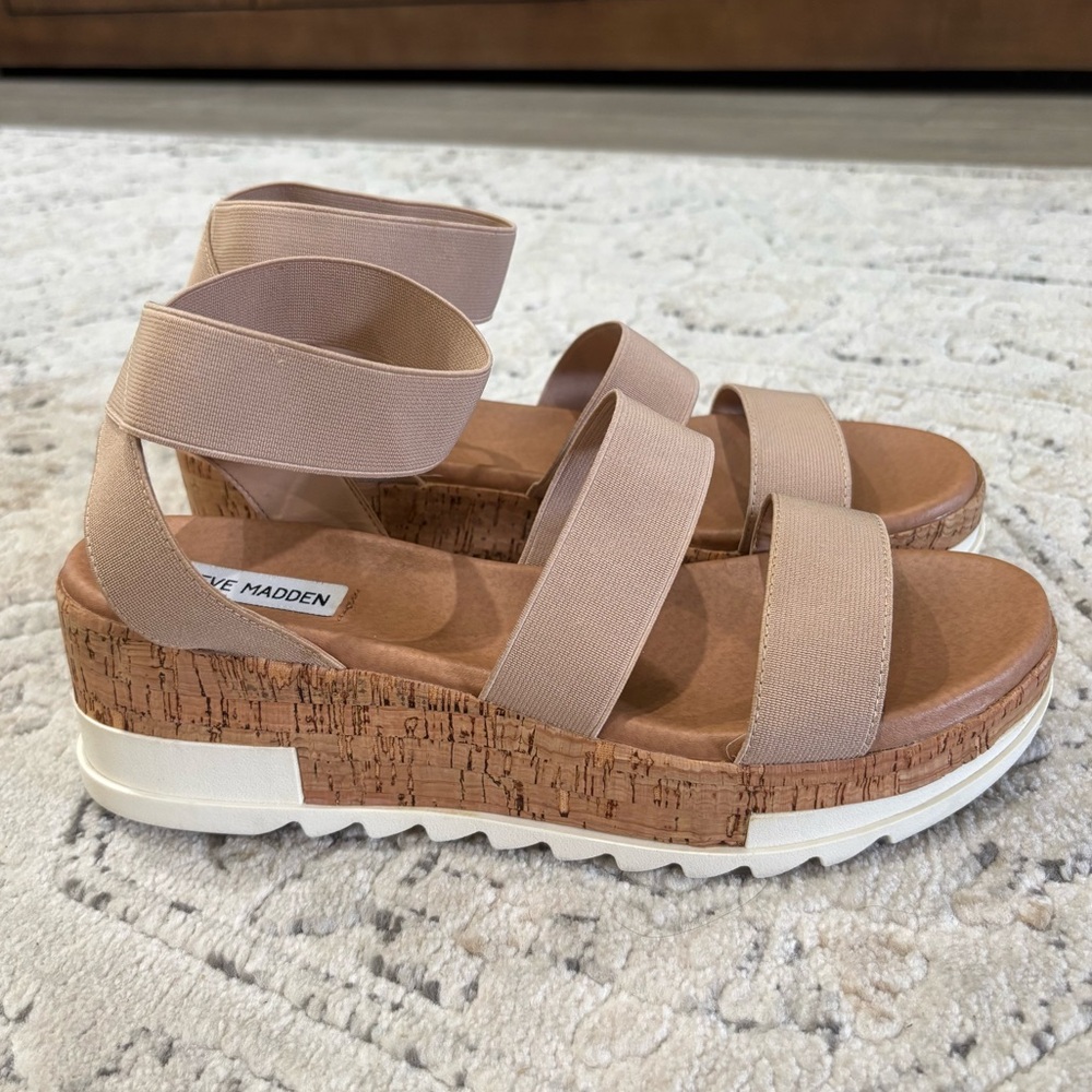 STEVE MADDEN | BANDI PLATFORM SANDALS SIZE 9.5